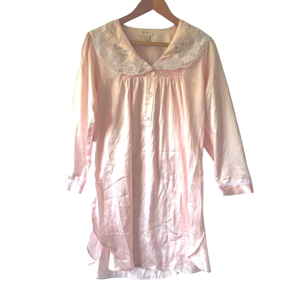 Vintage Barbizon‎ Pink Lace Trim Nightgown S 
Grandma core Cozy